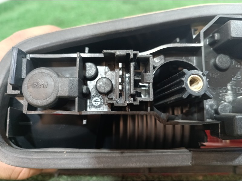 Recambio de piloto trasero izquierdo interior para renault laguna ii (bg0) referencia OEM IAM 8200002475 8200002475 23460102