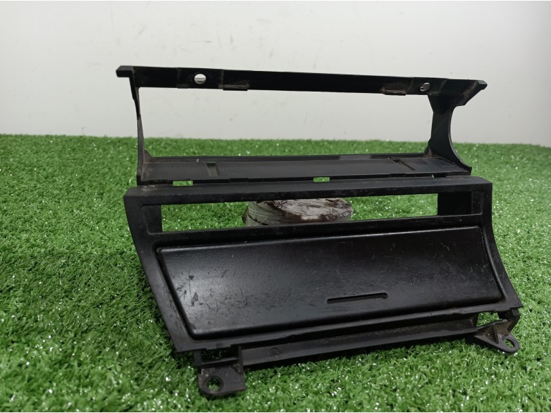 Recambio de cenicero para bmw serie 3 compact (e46) referencia OEM IAM 8268887A 8268887A 310220000