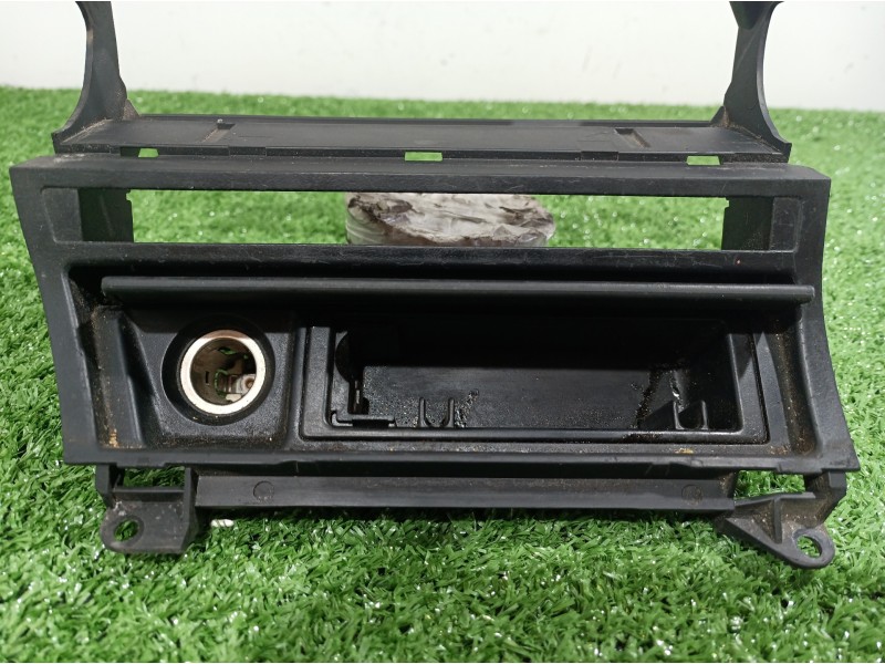 Recambio de cenicero para bmw serie 3 compact (e46) referencia OEM IAM 8268887A 8268887A 310220000