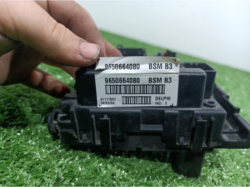 Recambio de caja reles / fusibles para peugeot 307 (s1) xs referencia OEM IAM 9650664080 9650664080 41111591