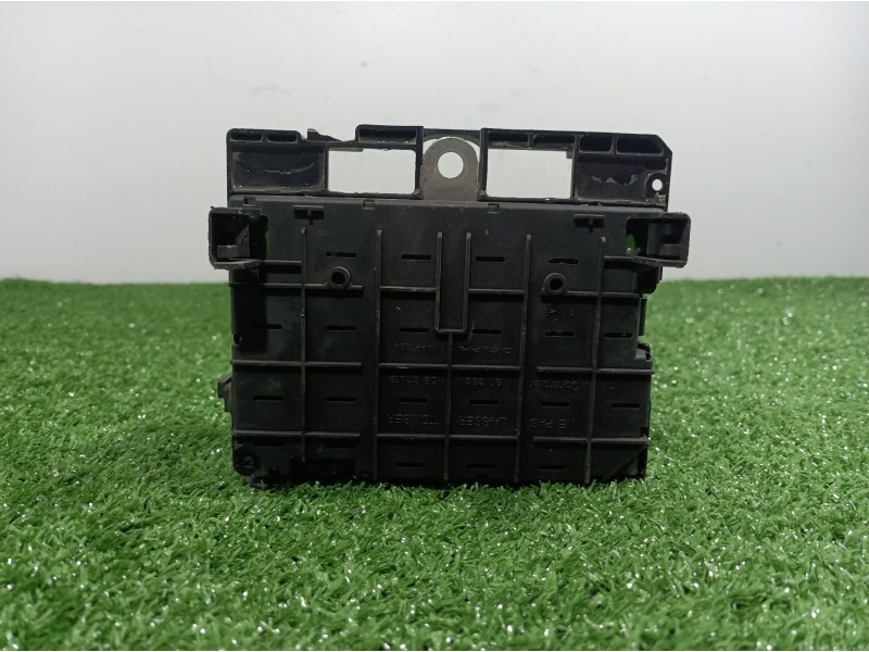 Recambio de caja reles / fusibles para peugeot 307 (s1) xs referencia OEM IAM 9650664080 9650664080 41111591