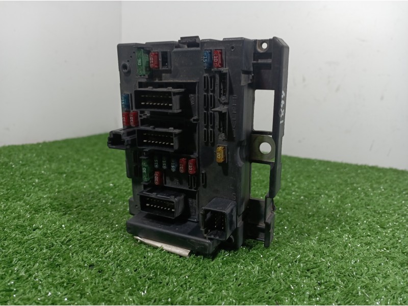 Recambio de caja reles / fusibles para peugeot 307 (s1) xs referencia OEM IAM 9650664080 9650664080 41111591