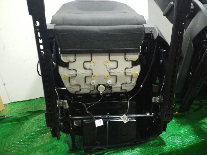 Recambio de juego asientos completo para volkswagen tiguan (ad1, ax1) 1.5 tsi referencia OEM IAM   