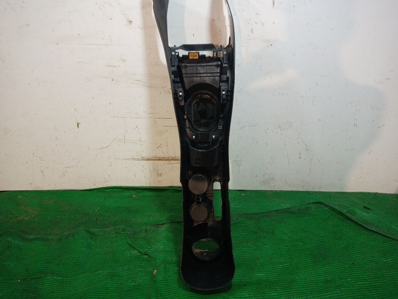 Recambio de consola central trasera para hyundai i20 i (pb, pbt) 1.2 referencia OEM IAM 846101JXXX 846101JXXX 846101JXXX