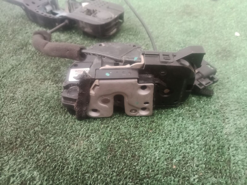 Recambio de cerradura puerta delantera derecha para renault fluence (l3_) z.e. referencia OEM IAM   