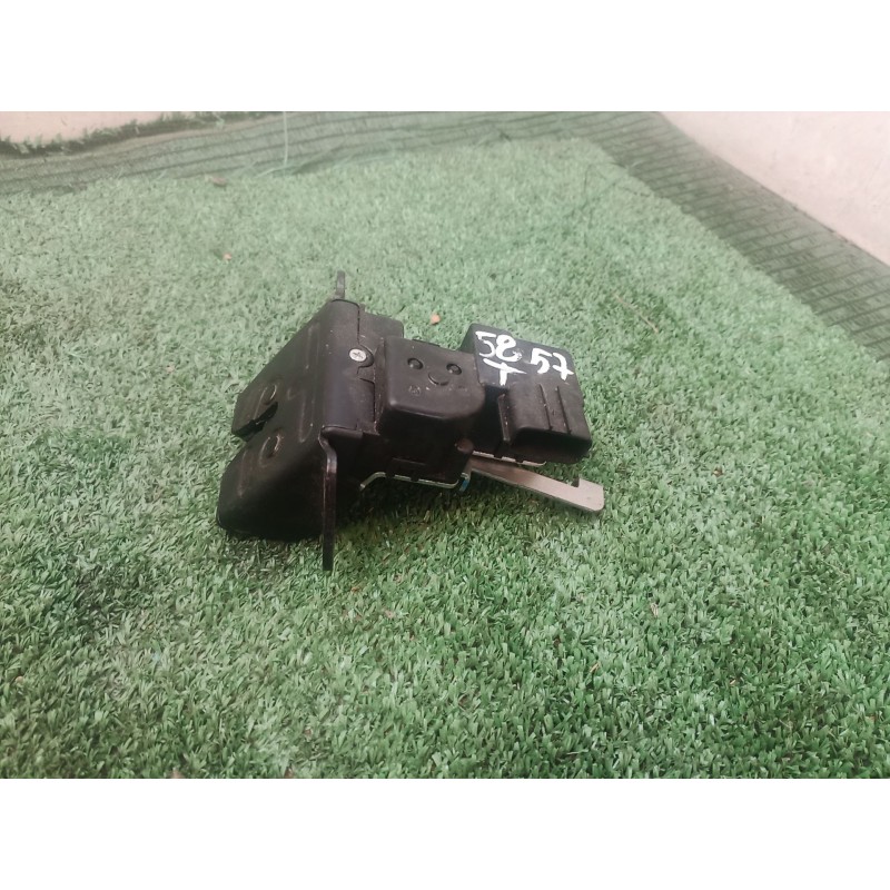 Recambio de cerradura maletero / porton para renault clio ii (bb_, cb_) 1.4 (b/cb0c, b/cb0s) referencia OEM IAM   