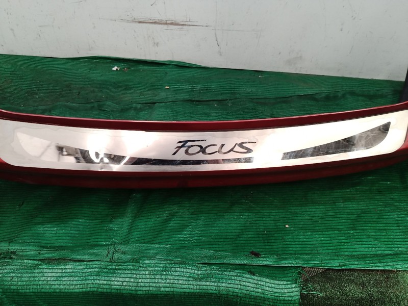 Recambio de paragolpes trasero para ford focus iii 1.6 tdci referencia OEM IAM BM51A17A894A BM51A17A894A BM51A17A894A