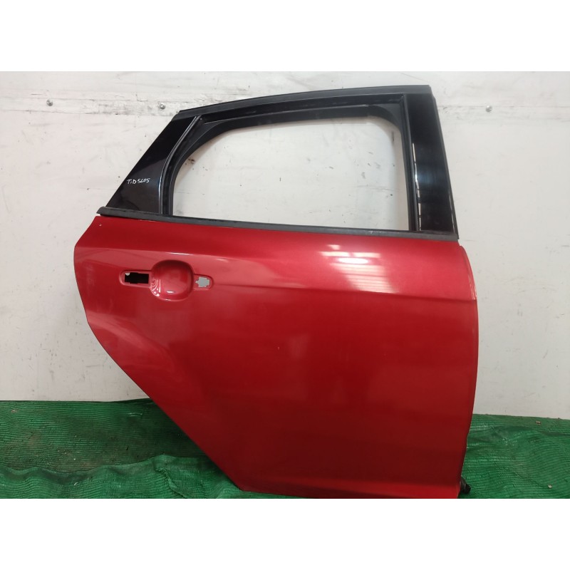 Recambio de puerta trasera derecha para ford focus iii 1.6 tdci referencia OEM IAM BM51A24720B6 BM51A24720B6 BM51A24720B6
