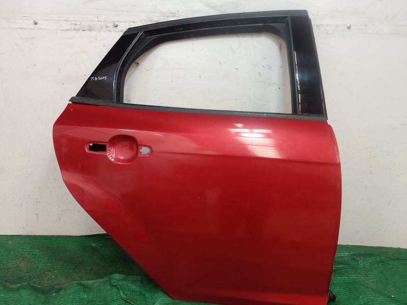 Recambio de puerta trasera derecha para ford focus iii 1.6 tdci referencia OEM IAM BM51A24720B6 BM51A24720B6 BM51A24720B6