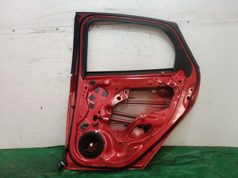 Recambio de puerta trasera derecha para ford focus iii 1.6 tdci referencia OEM IAM BM51A24720B6 BM51A24720B6 BM51A24720B6