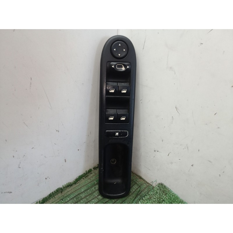 Recambio de mando elevalunas delantero izquierdo para peugeot 307 sw (3h) 1.6 hdi 110 referencia OEM IAM   