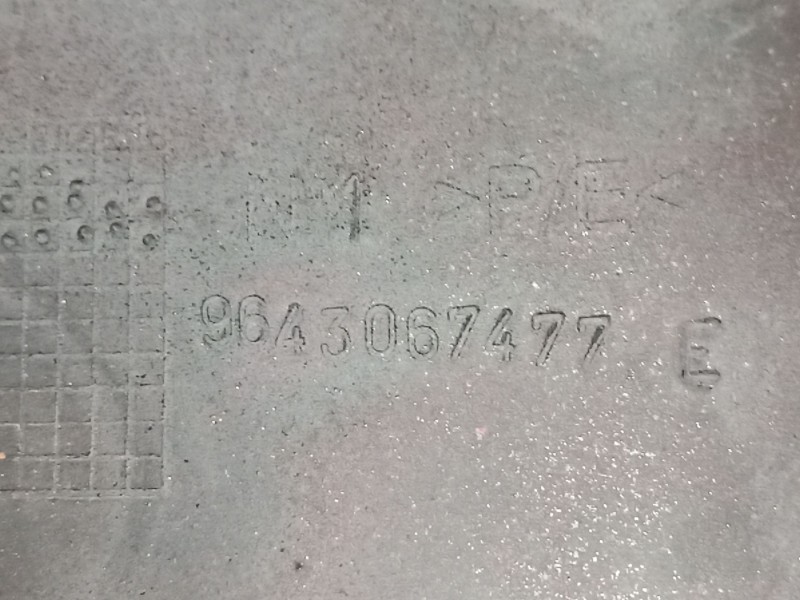 Recambio de paragolpes delantero para peugeot 307 (3a/c) 2.0 hdi 90 referencia OEM IAM 9643067477 9643067477 9643067477