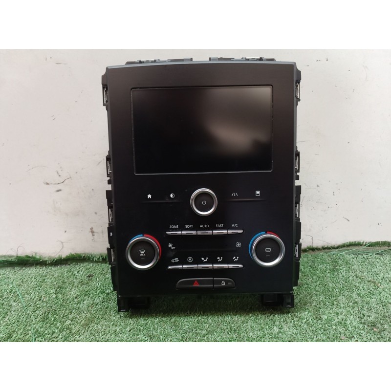 Recambio de pantalla multifuncion para renault megane iii hatchback (bz0/1_, b3_) 1.2 tce (bz16, bz28) referencia OEM IAM 681833
