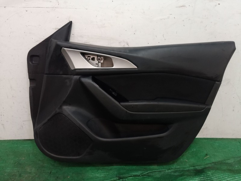 Recambio de guarnecido puerta delantera derecha para mazda 3 (bm, bn) 2.0 referencia OEM IAM   