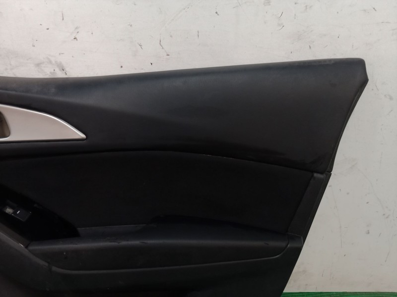 Recambio de guarnecido puerta delantera derecha para mazda 3 (bm, bn) 2.0 referencia OEM IAM   