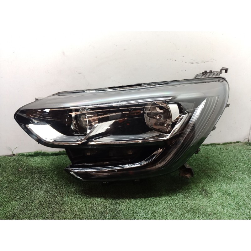 Recambio de faro izquierdo para renault megane iii hatchback (bz0/1_, b3_) 1.2 tce (bz16, bz28) referencia OEM IAM   