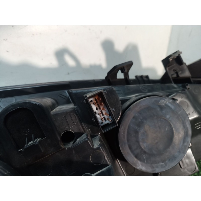 Recambio de faro izquierdo para peugeot 307 sw (3h) 1.6 hdi 110 referencia OEM IAM   