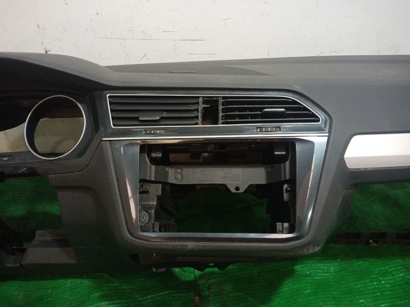 Recambio de salpicadero para volkswagen tiguan (ad1, ax1) 1.5 tsi referencia OEM IAM 5NB857003 5NB857003 5NB858296