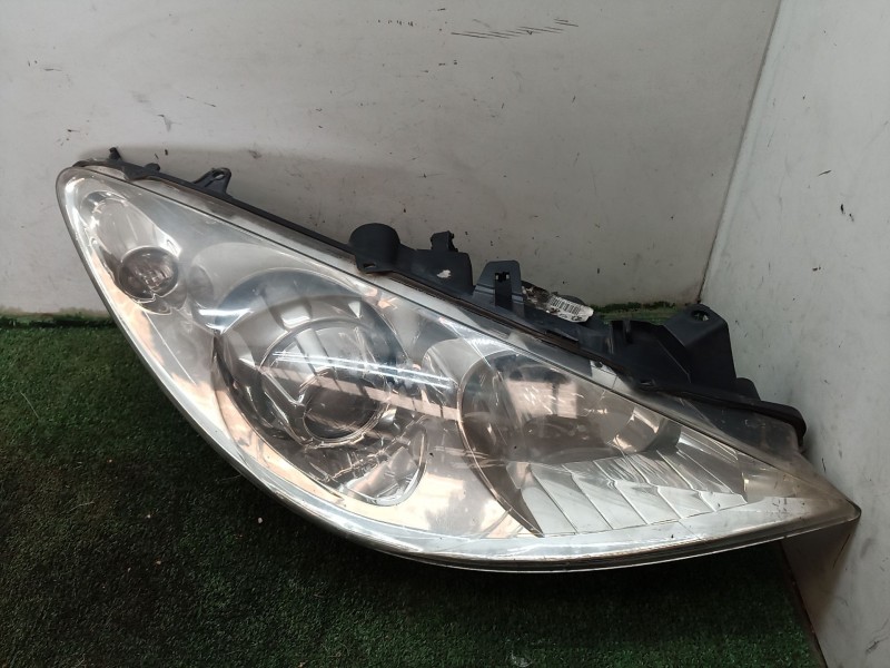 Recambio de faro derecho para peugeot 307 (3a/c) 1.6 hdi referencia OEM IAM   