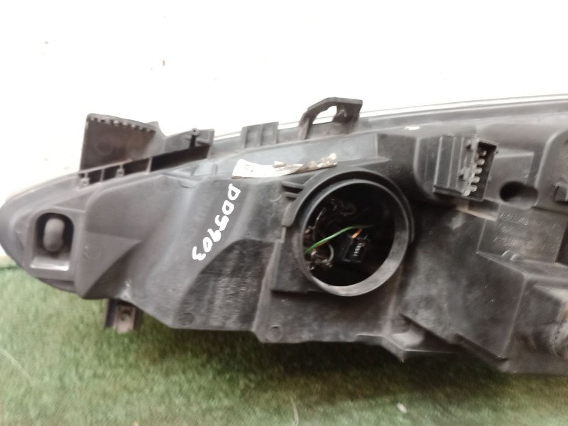 Recambio de faro derecho para peugeot 307 (3a/c) 1.6 hdi referencia OEM IAM   