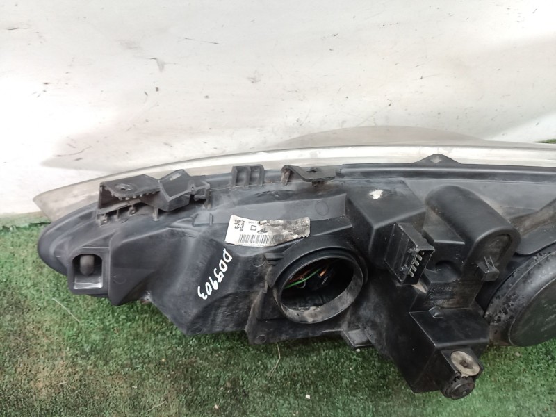 Recambio de faro derecho para peugeot 307 (3a/c) 1.6 hdi referencia OEM IAM   