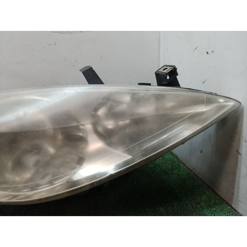 Recambio de faro derecho para peugeot 307 (3a/c) 2.0 hdi 90 referencia OEM IAM   