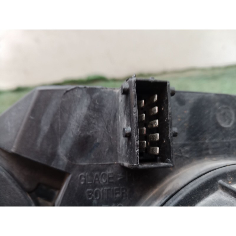 Recambio de faro derecho para peugeot 307 (3a/c) 2.0 hdi 90 referencia OEM IAM   