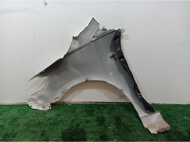 Recambio de aleta delantera derecha para mazda 5 berl. (cr) 2.0 active+ referencia OEM IAM   