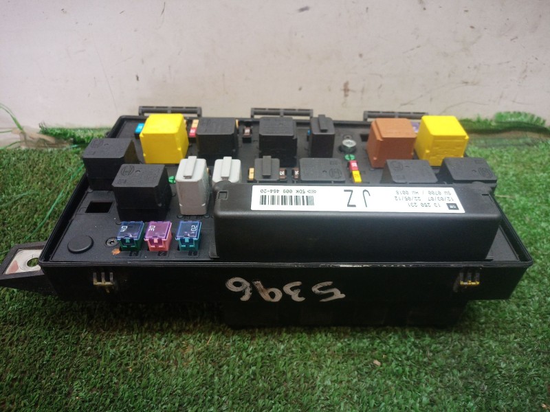 Recambio de caja reles / fusibles para opel zafira b 1.6 16v referencia OEM IAM 743381 743381 015349211
