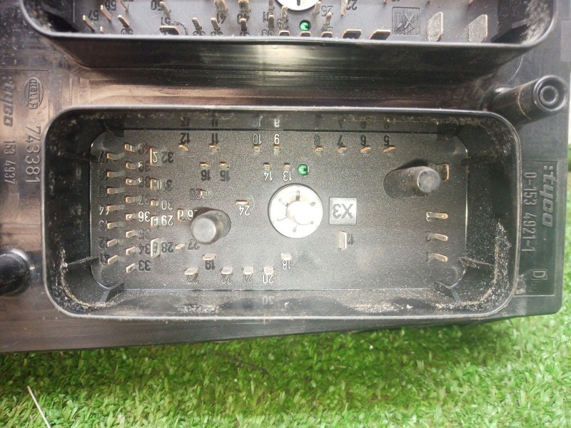 Recambio de caja reles / fusibles para opel zafira b 1.6 16v referencia OEM IAM 743381 743381 015349211