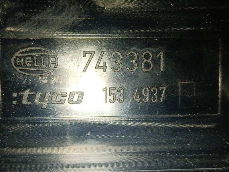 Recambio de caja reles / fusibles para opel zafira b 1.6 16v referencia OEM IAM 743381 743381 015349211