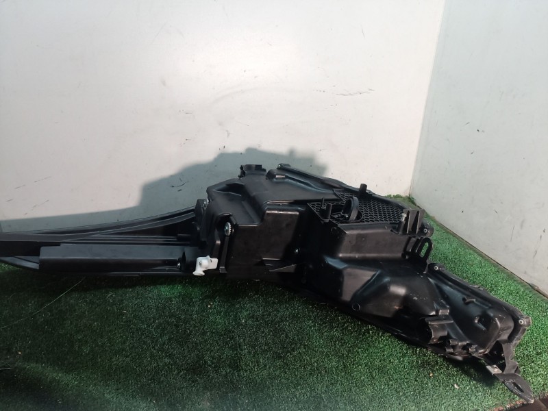 Recambio de faro derecho para seat toledo iii (5p2) 1.9 tdi referencia OEM IAM   