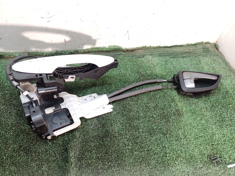 Recambio de cerradura puerta delantera derecha para hyundai ix35 (lm, el, elh) 1.6 referencia OEM IAM 813202y000 813202y000 8132