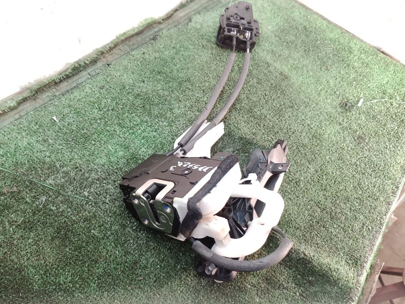 Recambio de cerradura puerta delantera derecha para hyundai ix35 (lm, el, elh) 1.6 referencia OEM IAM 813202y000 813202y000 8132