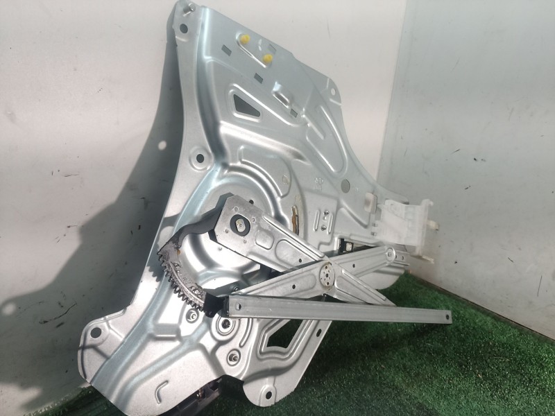 Recambio de maneta elevalunas delantera izquierda para hyundai ix35 (lm, el, elh) 1.6 referencia OEM IAM 82470v2y010 82470v2y010