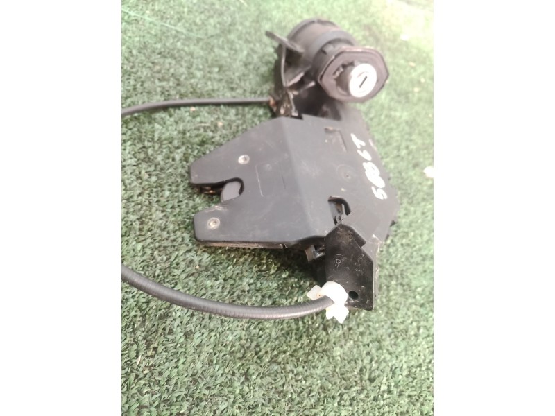 Recambio de cerradura maletero / porton para bmw 3 (e90) 318 i referencia OEM IAM 8196401 8196401 8196401