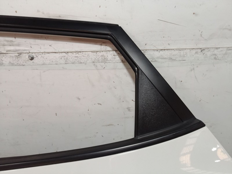 Recambio de puerta trasera izquierda para hyundai ix35 (lm, el, elh) 1.6 referencia OEM IAM   