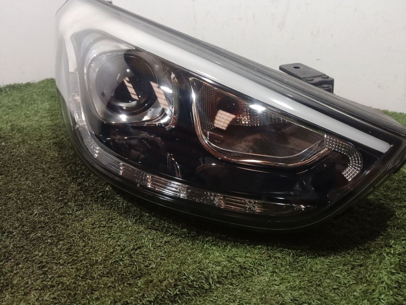 Recambio de faro derecho para hyundai ix35 (lm, el, elh) 1.6 referencia OEM IAM 921022SXXX 921022SXXX 921022YXXX
