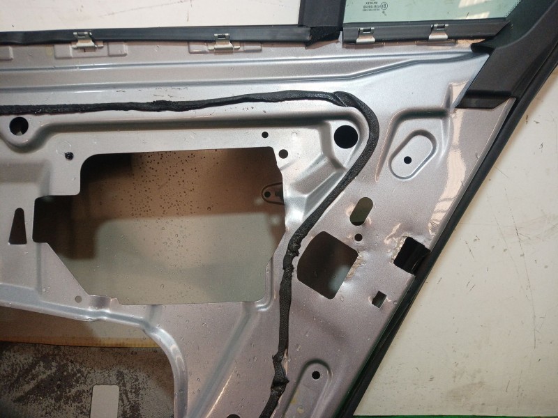 Recambio de puerta trasera derecha para bmw 5 (e60) 520 i referencia OEM IAM   