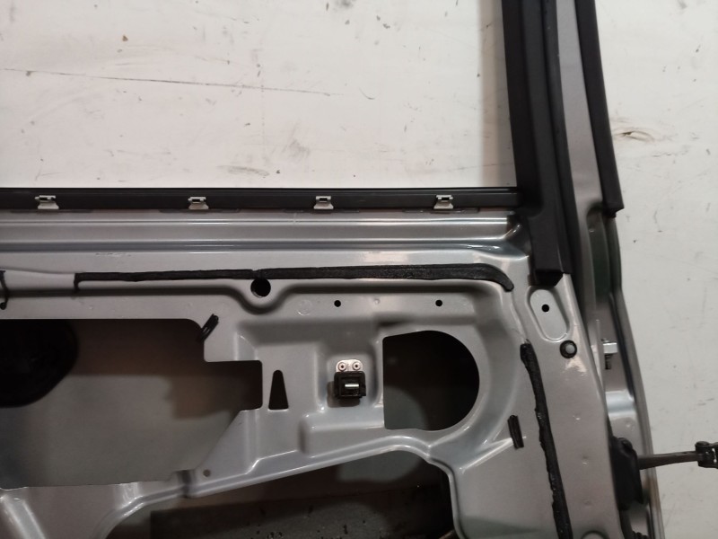 Recambio de puerta trasera izquierda para bmw 5 (e60) 520 i referencia OEM IAM 4151703 4151703 4151703