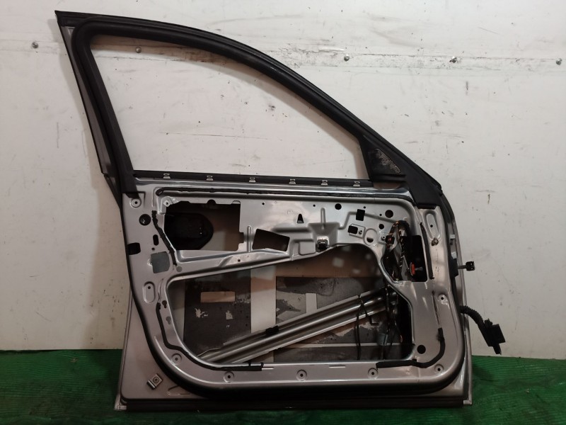 Recambio de puerta delantera izquierda para bmw 5 (e60) 520 i referencia OEM IAM   