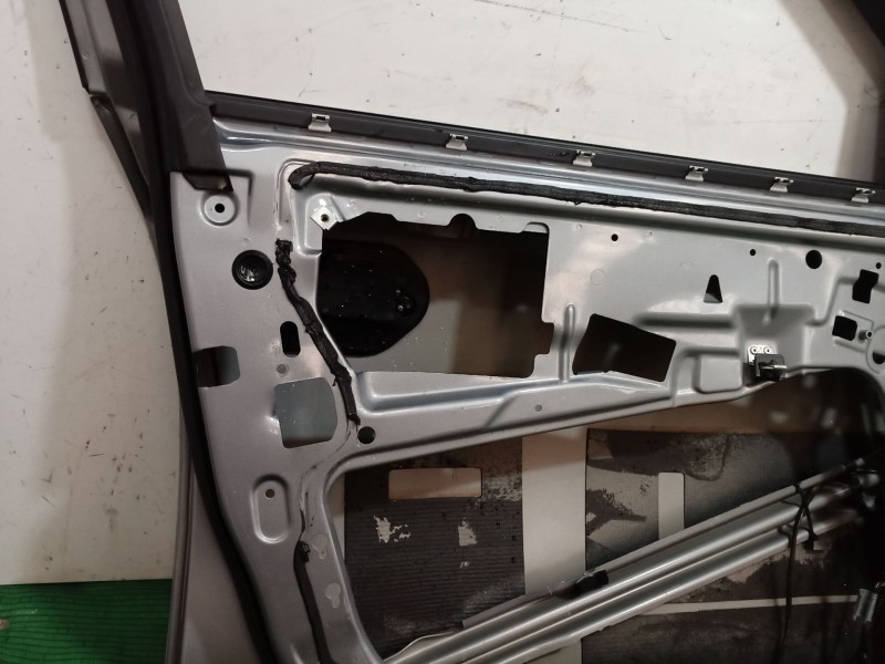 Recambio de puerta delantera izquierda para bmw 5 (e60) 520 i referencia OEM IAM   