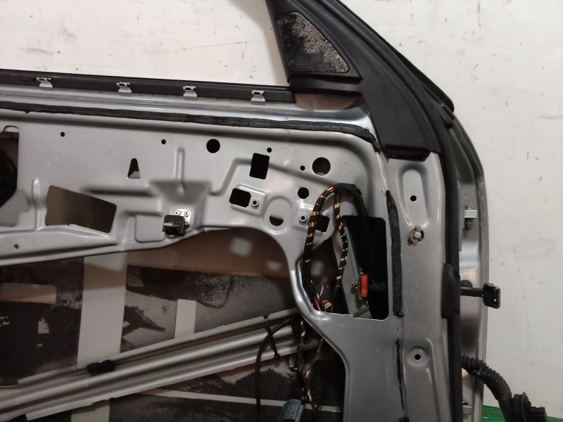 Recambio de puerta delantera izquierda para bmw 5 (e60) 520 i referencia OEM IAM   