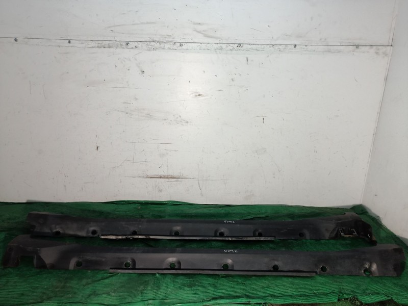 Recambio de faldon lateral para toyota c-hr (_x1_) 1.8 hybrid (zyx10_, zyx11_) referencia OEM IAM   