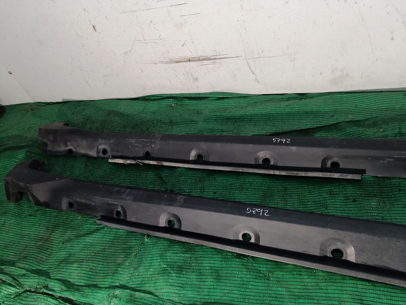 Recambio de faldon lateral para toyota c-hr (_x1_) 1.8 hybrid (zyx10_, zyx11_) referencia OEM IAM   