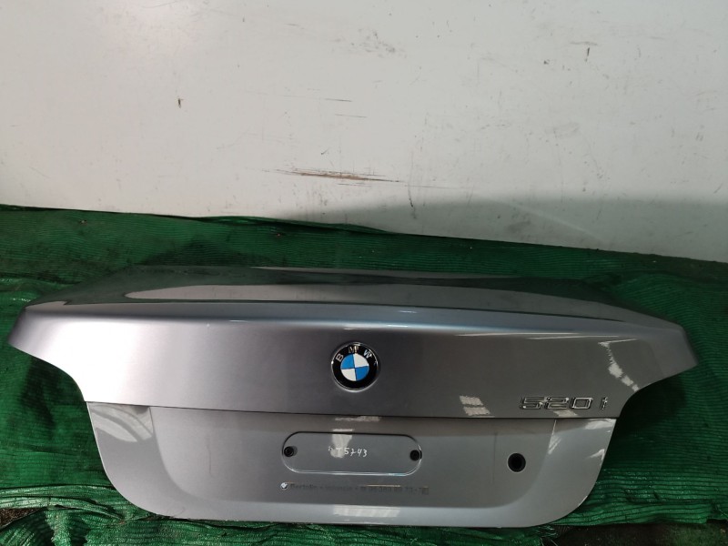 Recambio de tapa maletero para bmw 5 (e60) 520 i referencia OEM IAM   