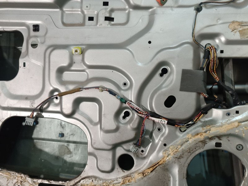 Recambio de puerta delantera izquierda para honda cr-v (rd1/3) 2.0 16v cat referencia OEM IAM   