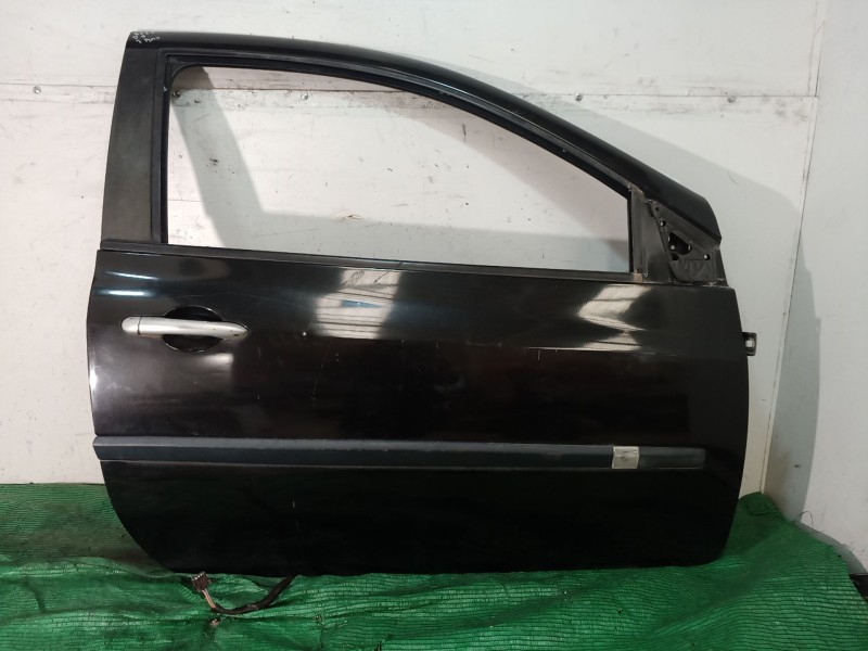 Recambio de puerta delantera derecha para renault clio iii 1.2 16v referencia OEM IAM   