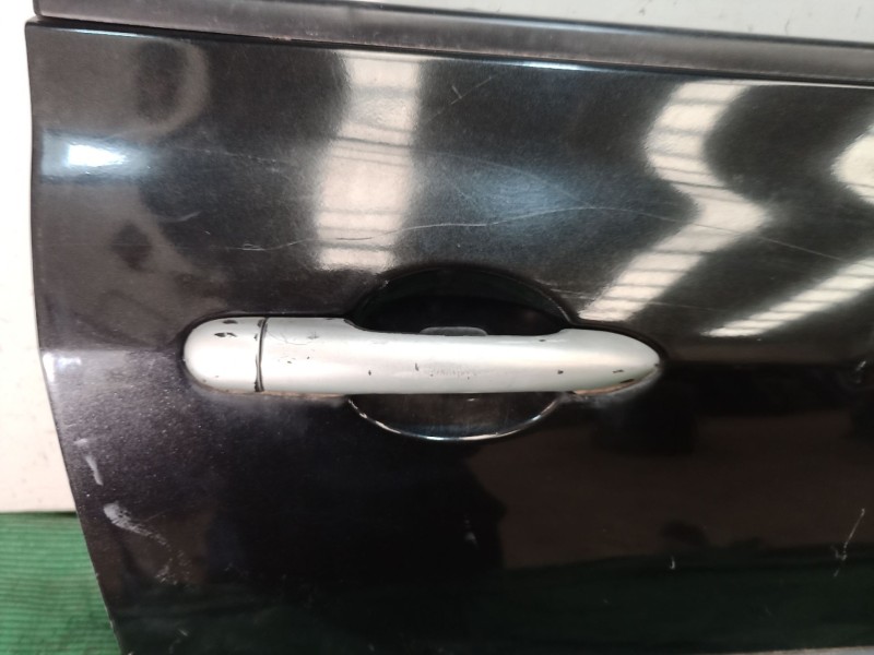 Recambio de puerta delantera derecha para renault clio iii 1.2 16v referencia OEM IAM   