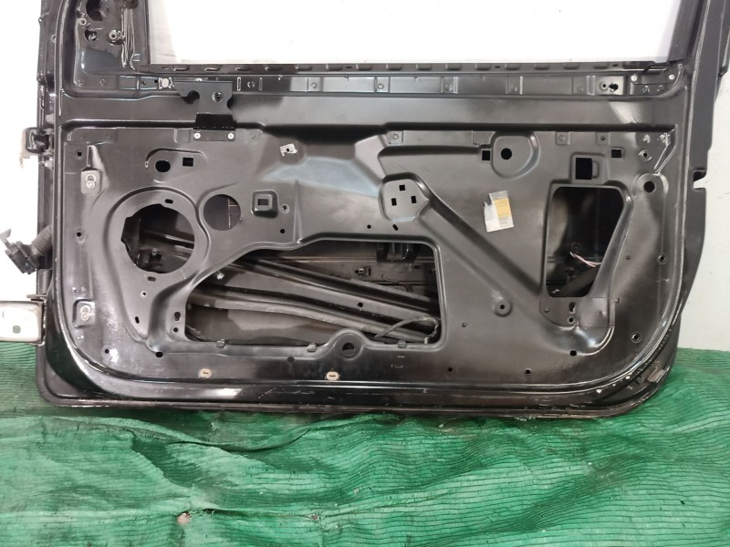 Recambio de puerta delantera derecha para renault clio iii 1.2 16v referencia OEM IAM   